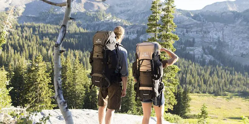 Essential Hiking Gear [Infographic]